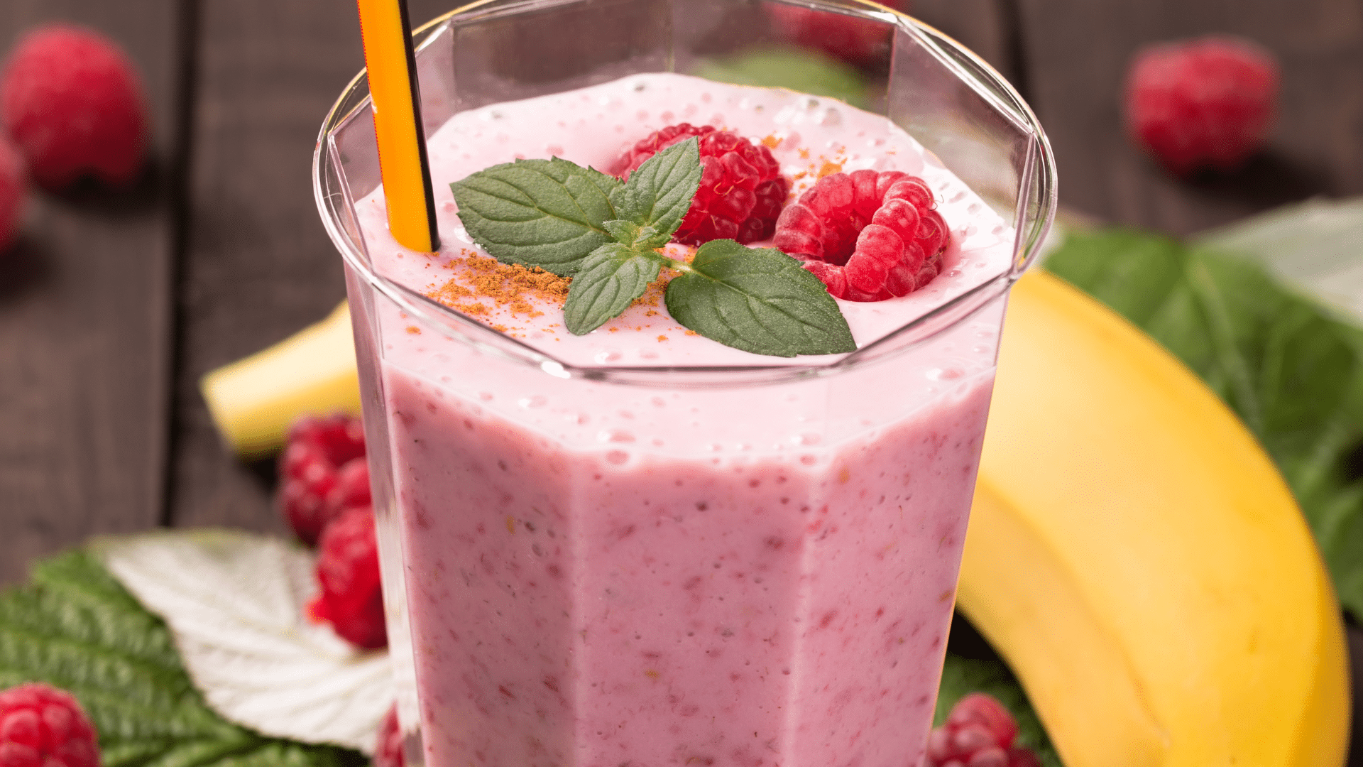 Smoothie με μπανάνα και σμέουρα